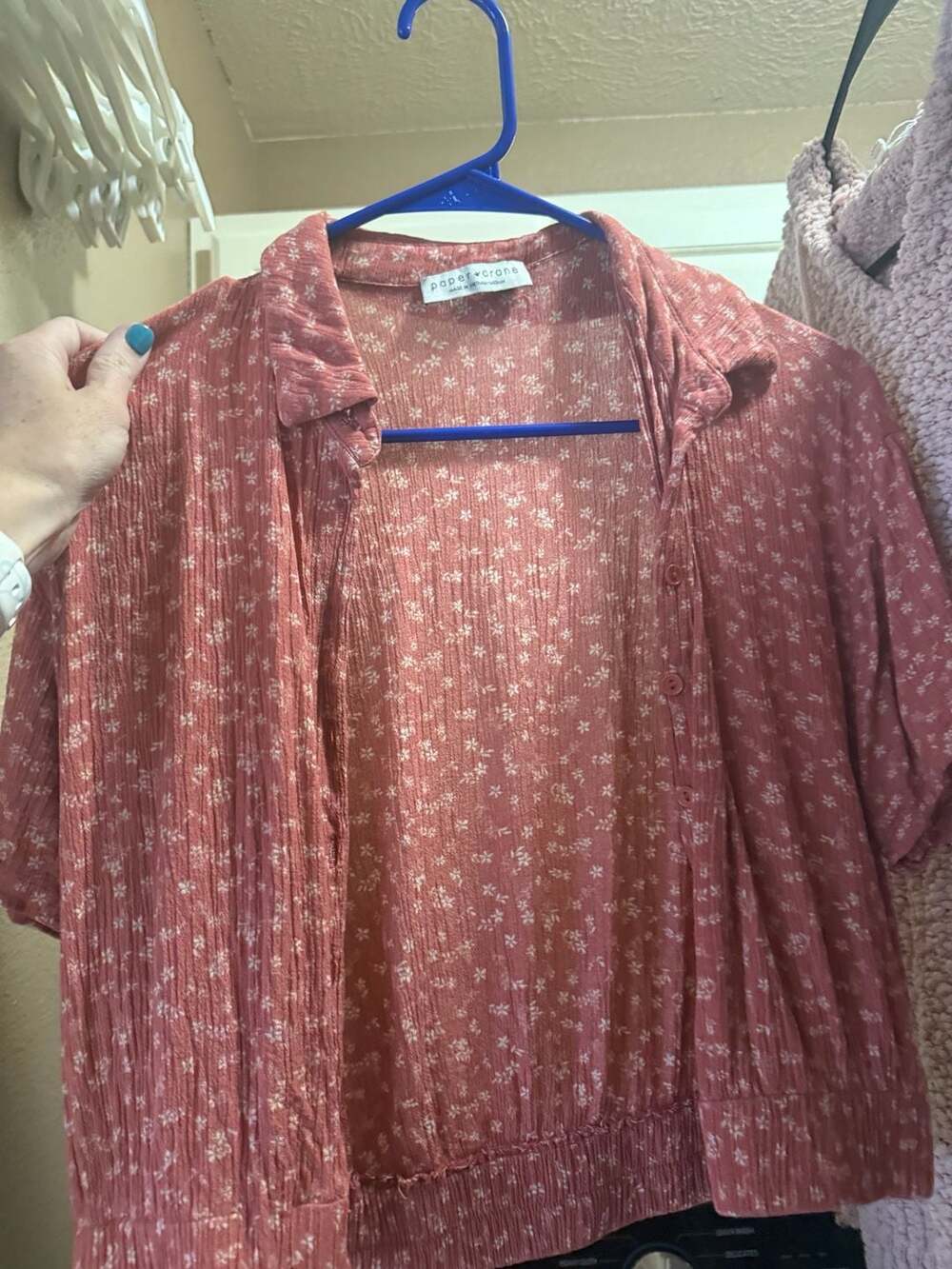 Paper Crane Women's Pink Ditsy Floral Button-Front Textured Blouse